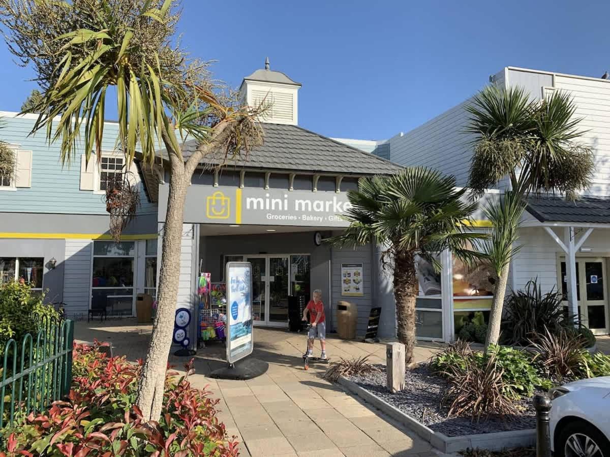 Club Tropicana Poole Exterior foto